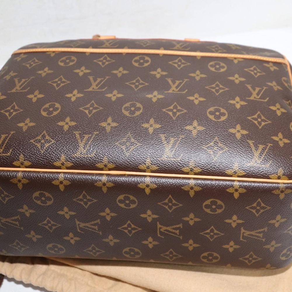 🎉 24 Hour Sale 💯Authentic LOuis Vuitton Monogram Deauville + Free 🎁 - Picture 5 of 16